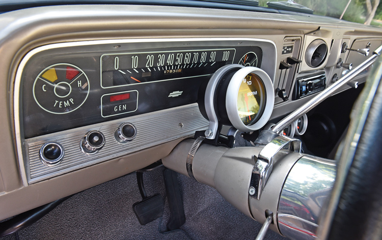 Dashboard of a 1972 Chevy Cheyenne Super