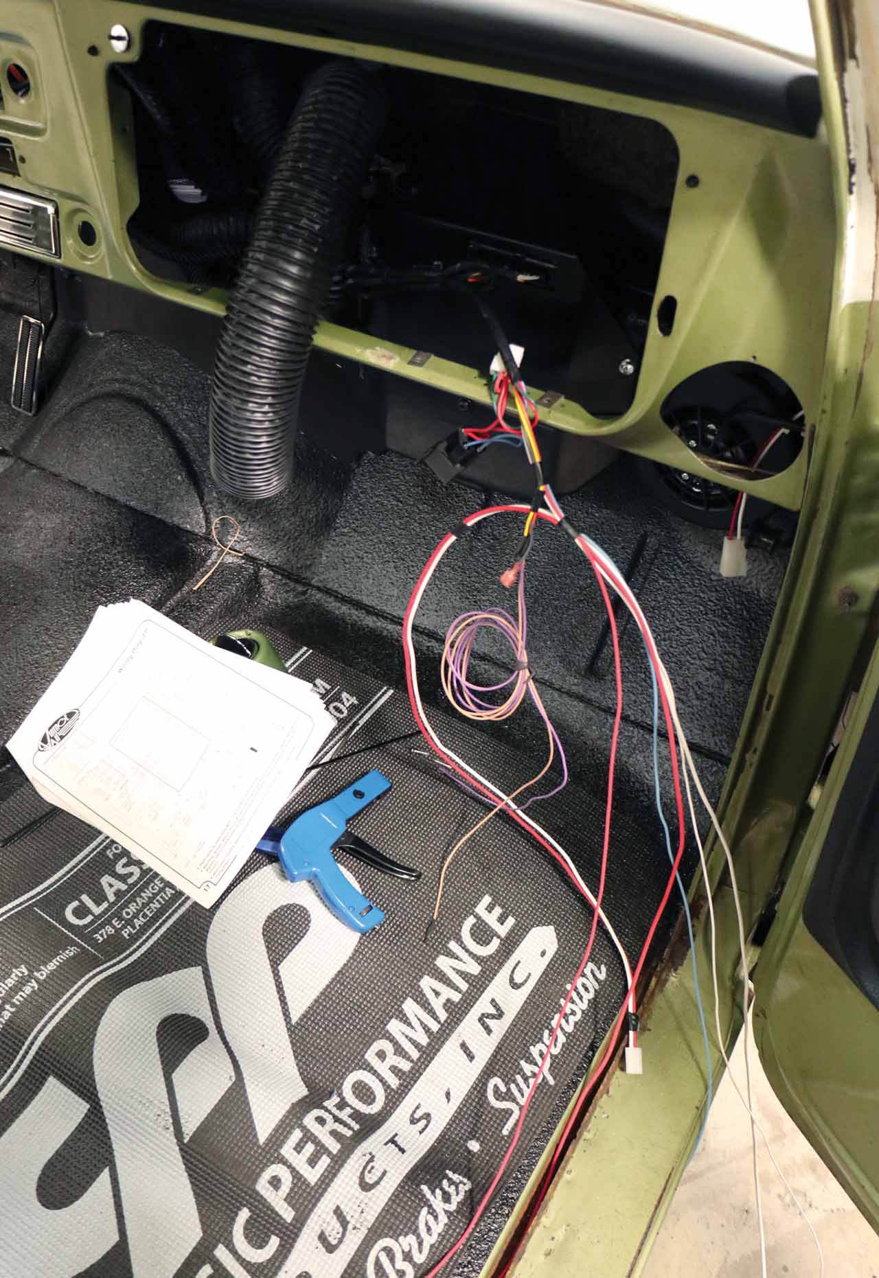 The necessary wiring harness components come over-length