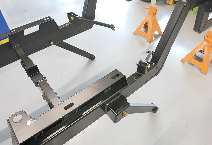 Installing the upper and lower parallel four-bars