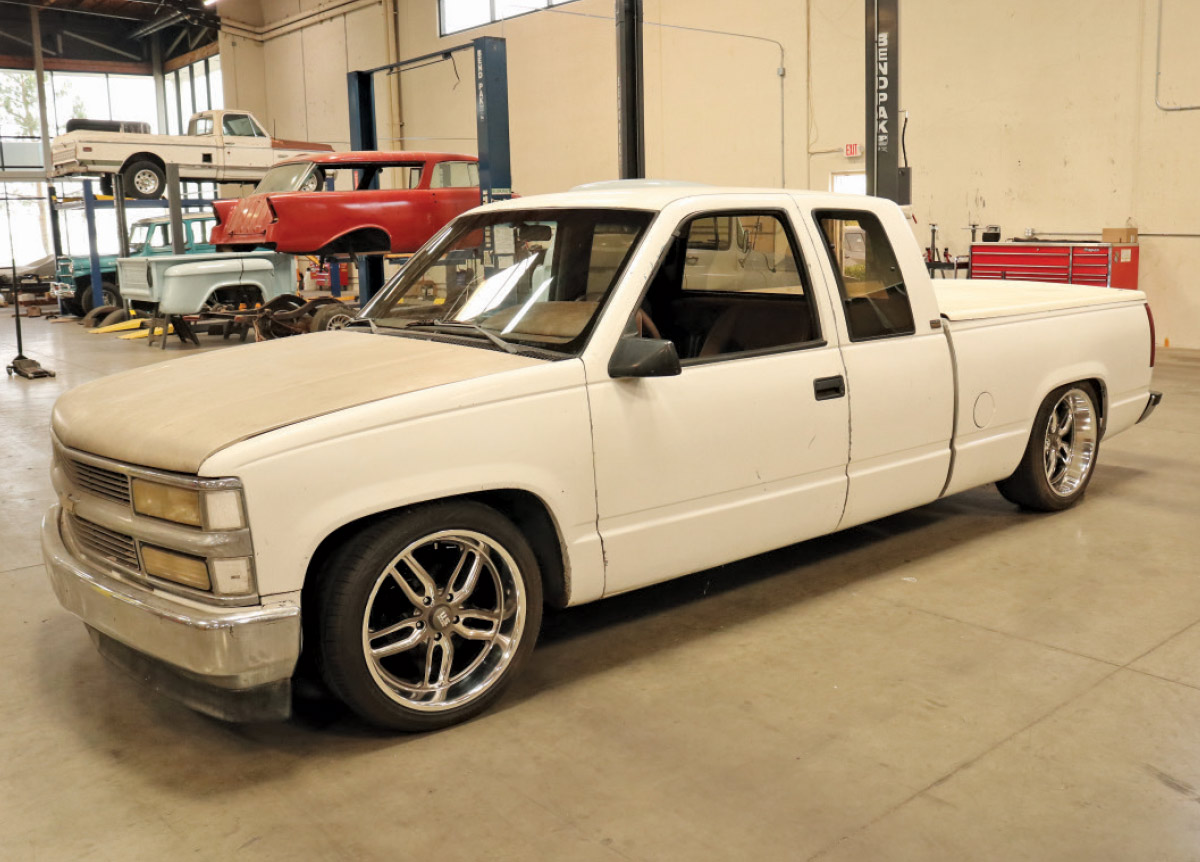 Front Side view of the 1993 Silverado