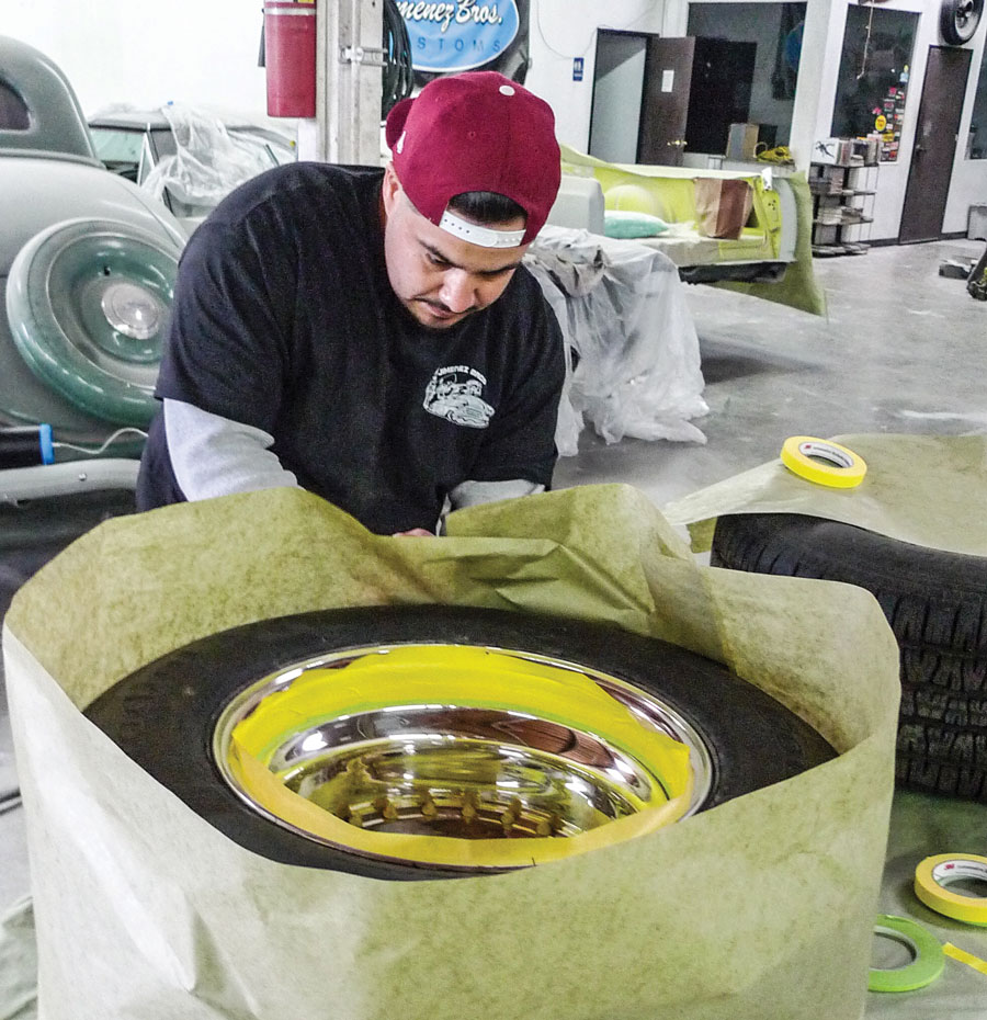 7: Skippin’ ahead, Reveles masks the tires directly to a pair of folding tables