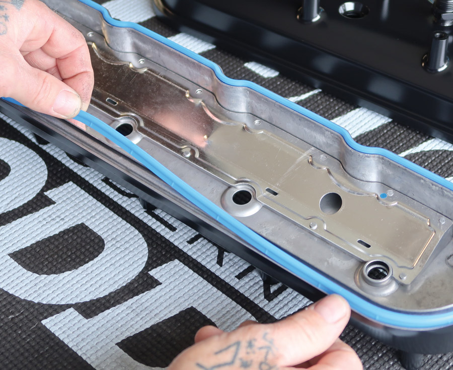 sealing a valve cover gasket
