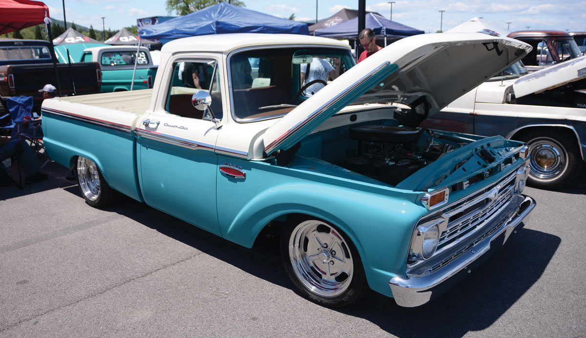 Light blue and white F-100