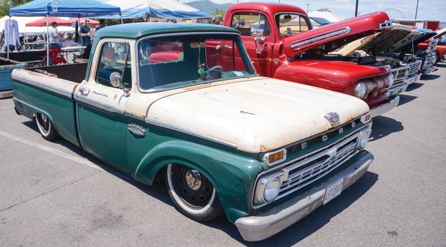 White and teal F-100