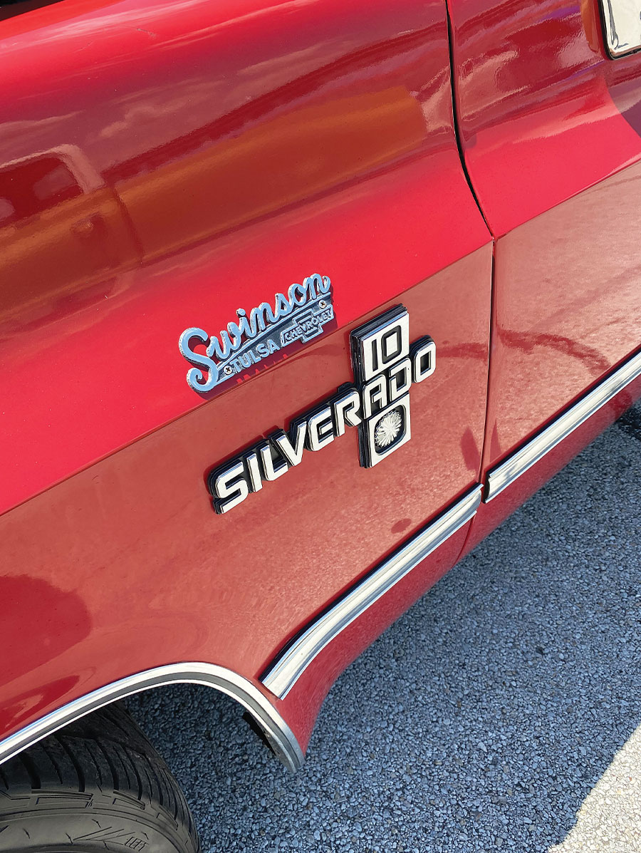 Silverado 10 logo