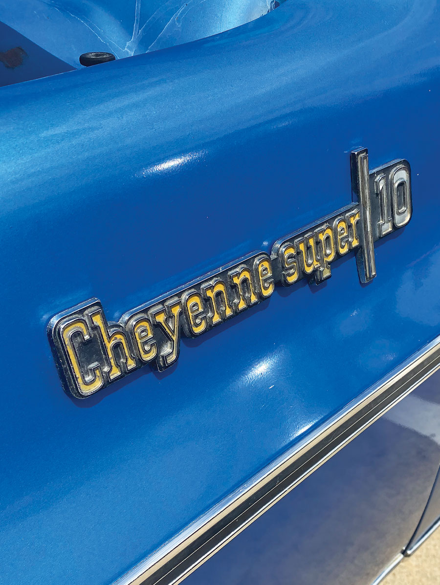 Cheyenne Super / 10 typography
