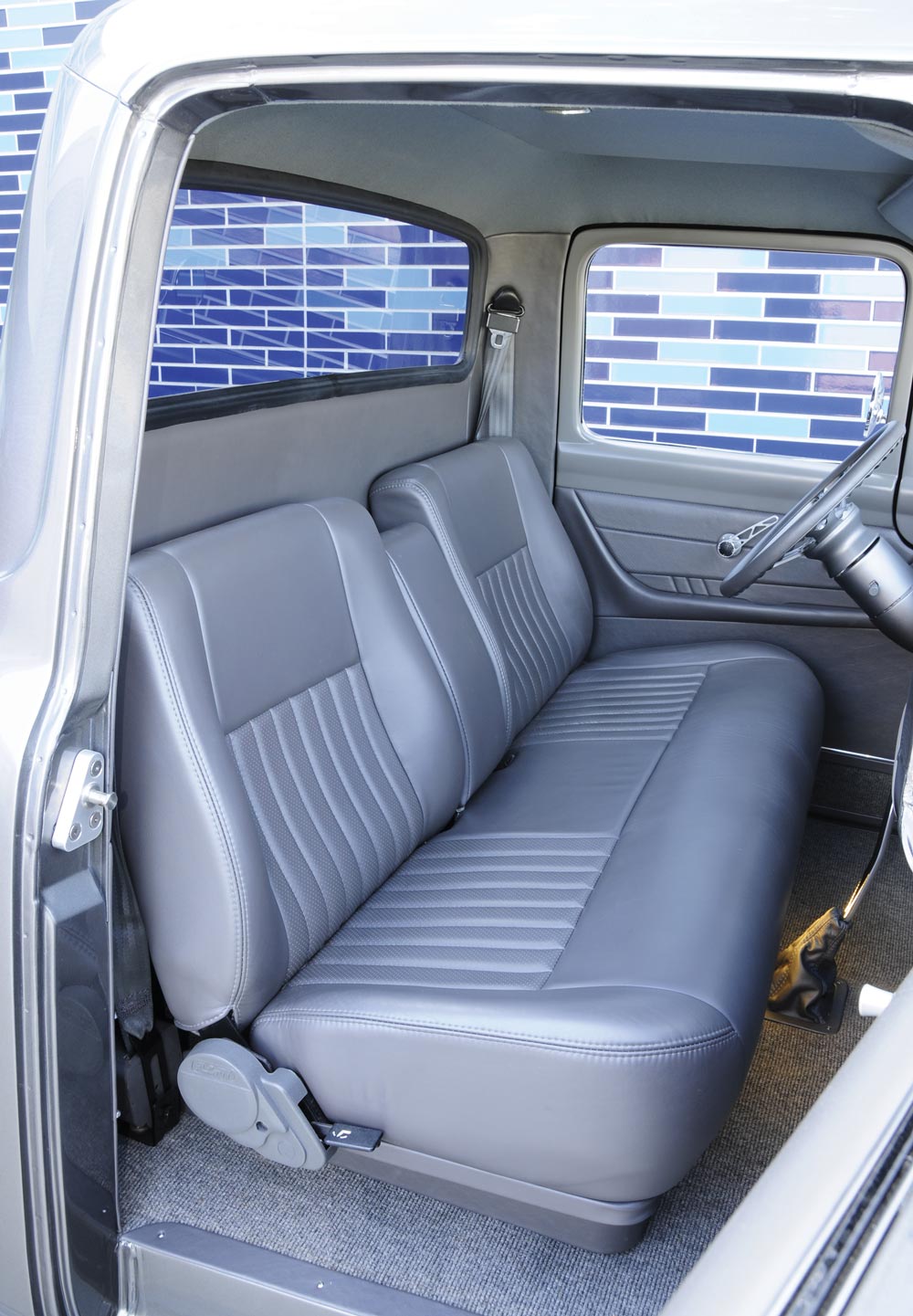 Ford F 100's interior seats