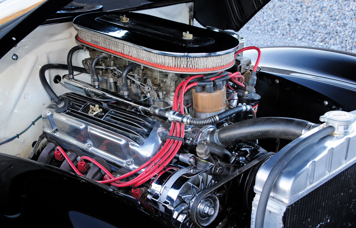’40 Ford pickup truck engine
