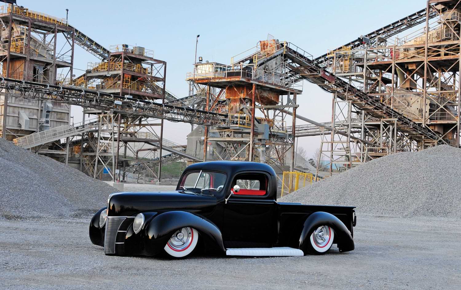 ’40 Ford pickup truck side