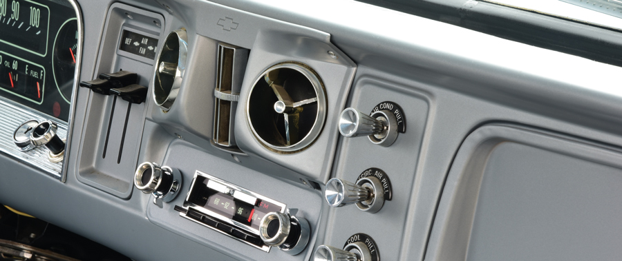 Radio and Air Vents in a ’66 Chevy Custom Cab C10