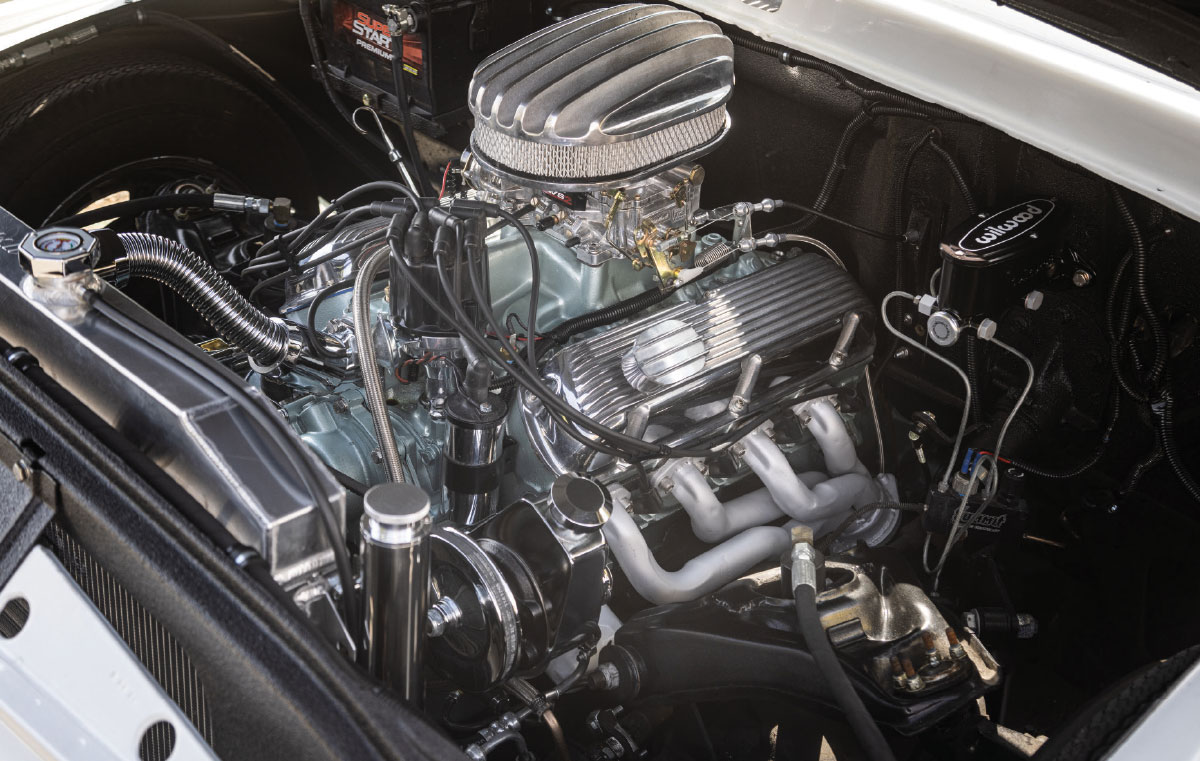 '65 Ford F-100's engine