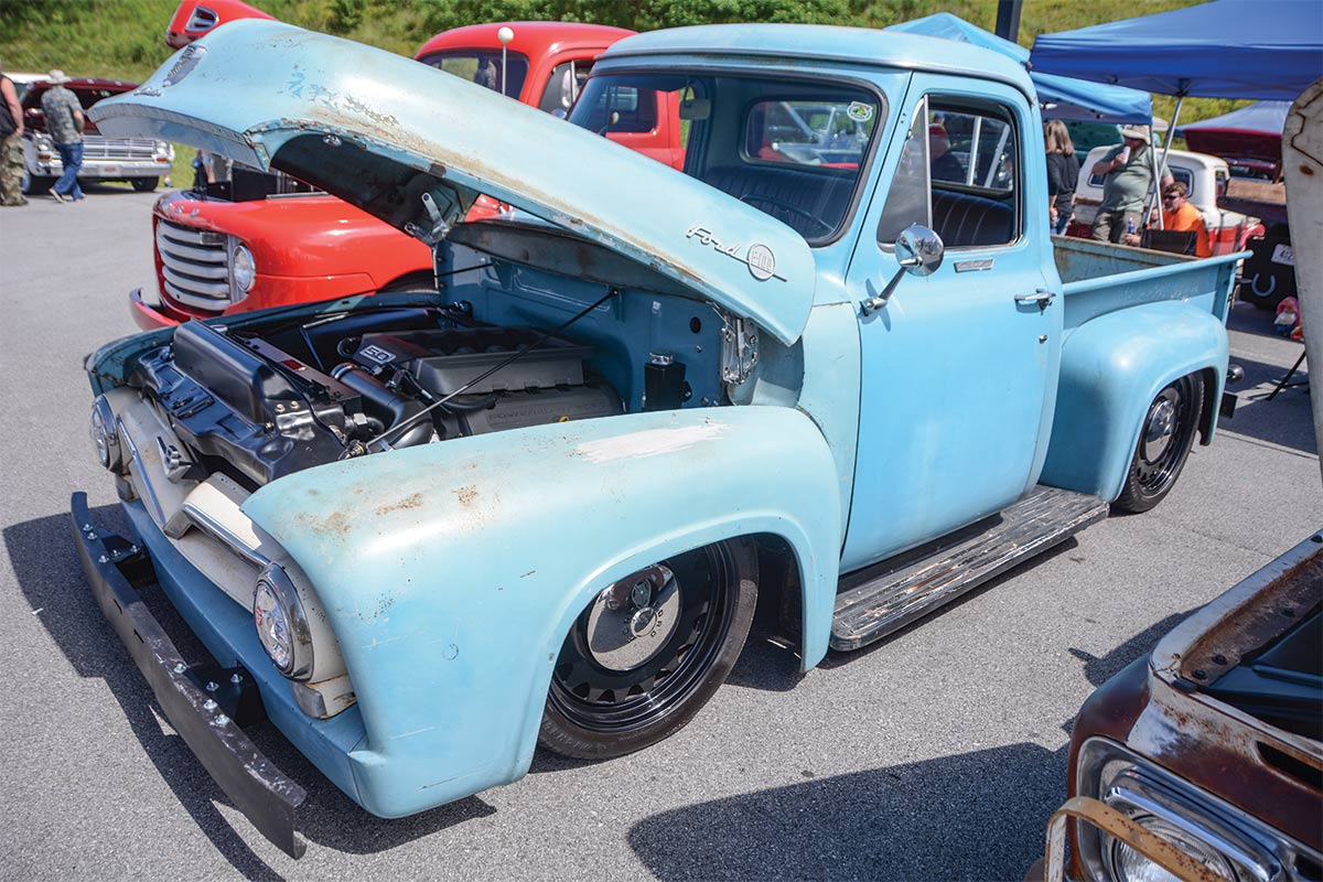 lowered 50s patina light blue ford f1
