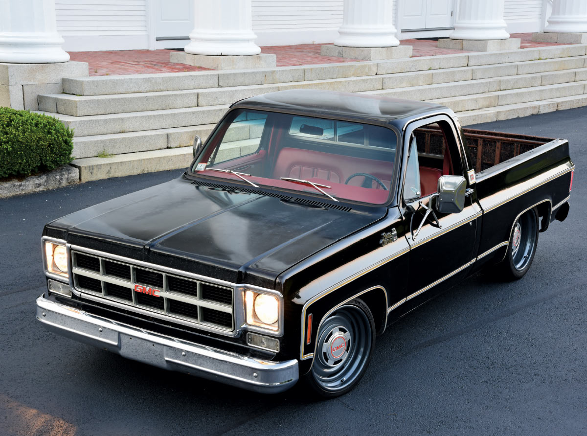 Front top view of the 1977 GMC Sierra Classic