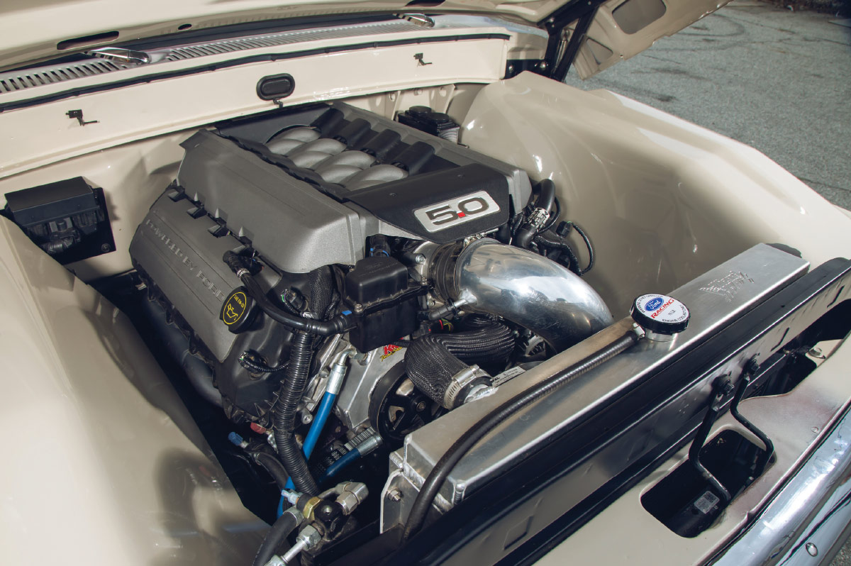 ’67 Ford F-100's engine