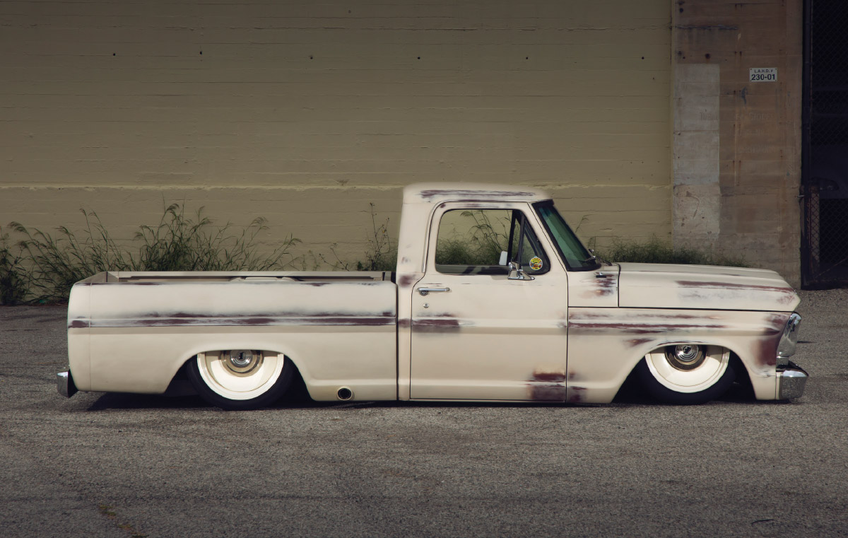 ’67 Ford F-100's side view