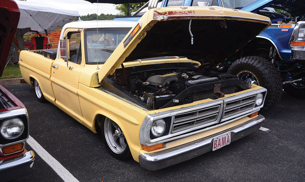Pale yellow lowered 5th gen F100