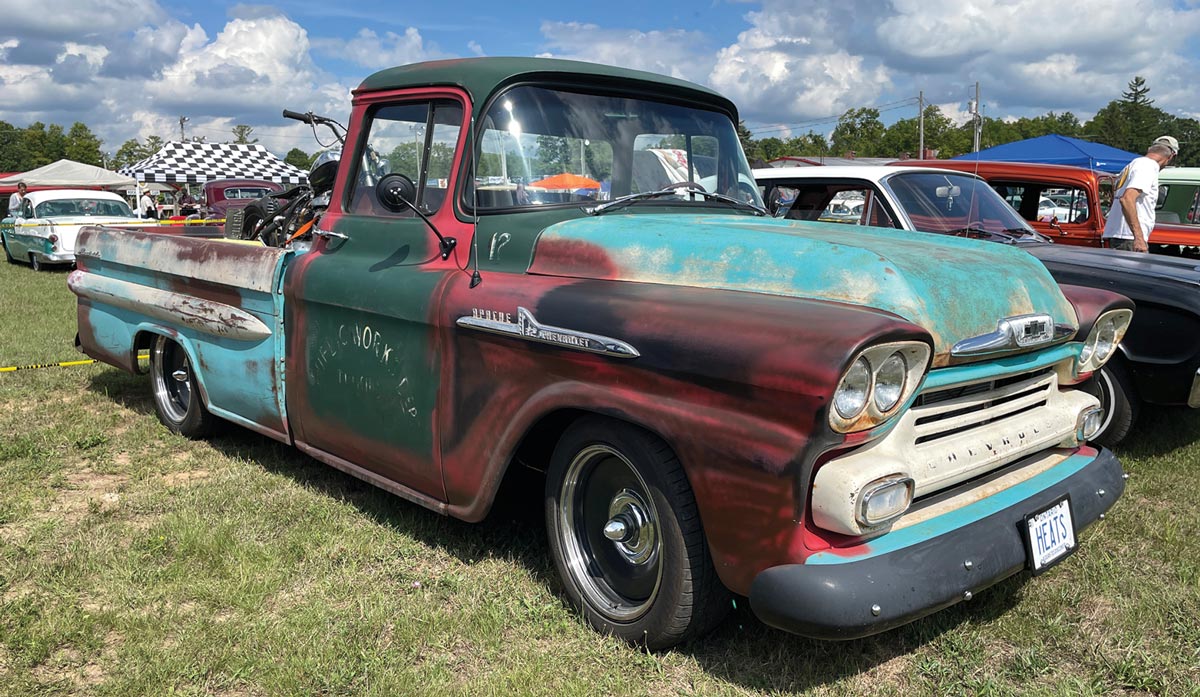 Fully patina with mismatched panels Chevy Apache