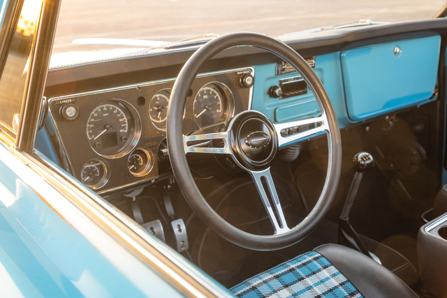 steering wheel in a blue '72 GMC truck