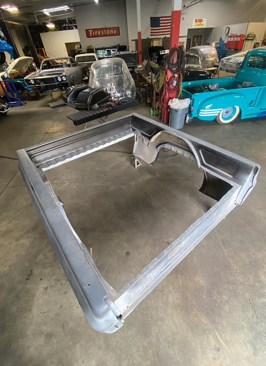 The molded-together Fleetside bed that came off the Silverado. Let’s just say it was not usable for how Jimenez Bros. wanted to proceed.