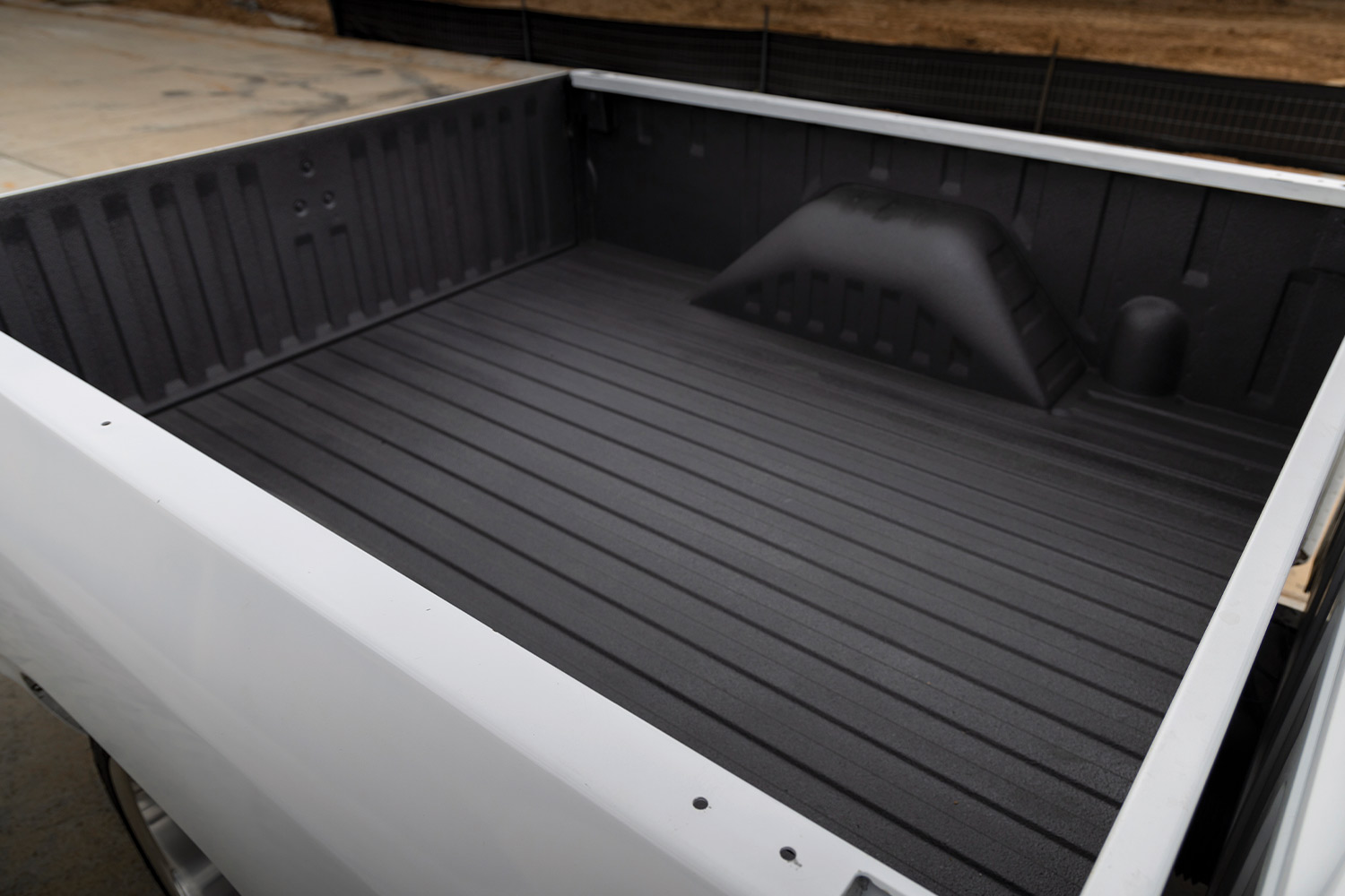 close view of the ’89 Dodge Ram D150's truck bed