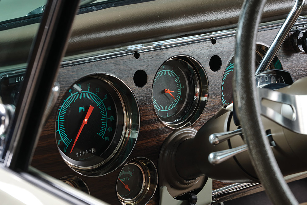 C10's gauges and wood grain trim