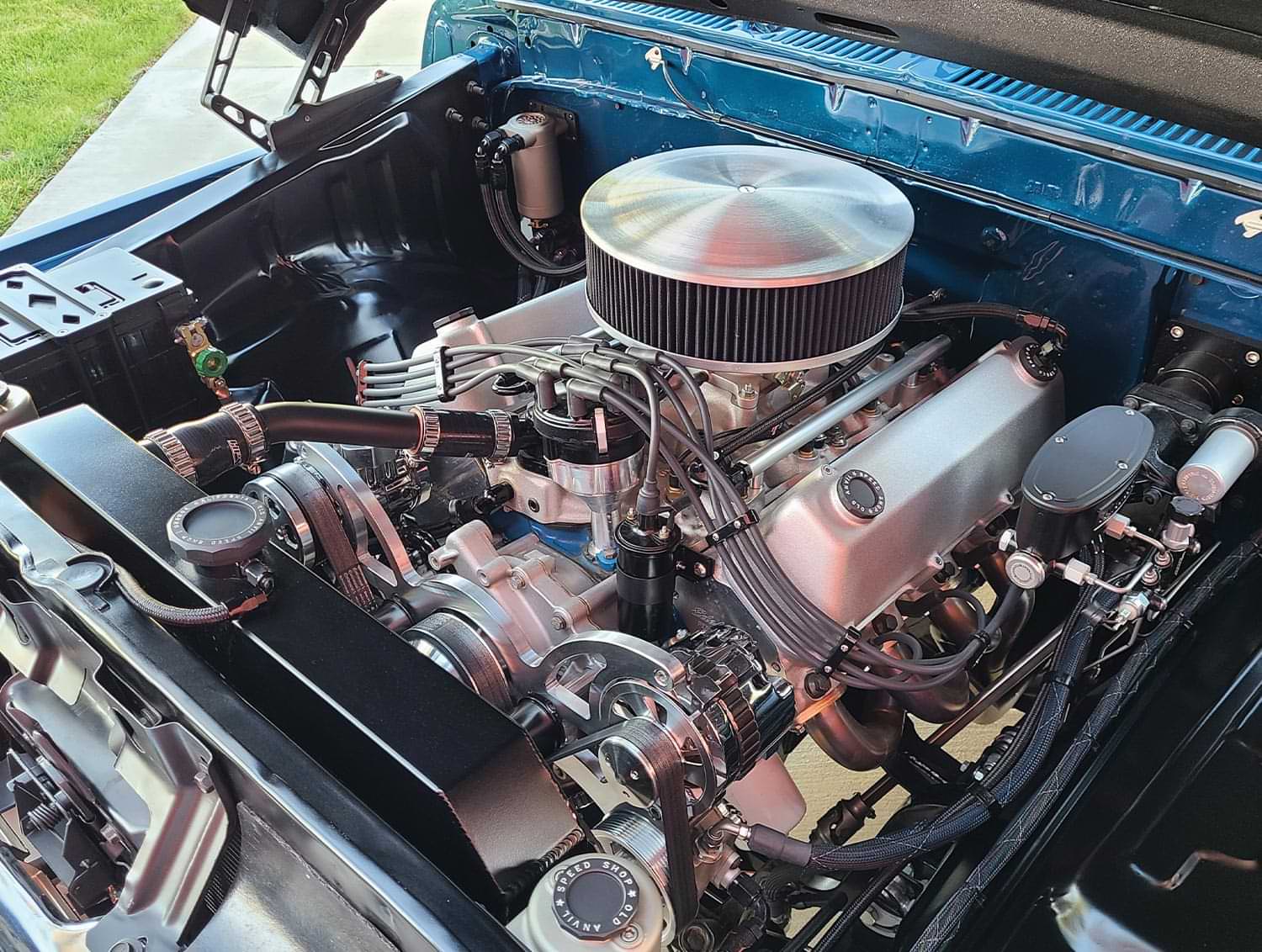 the ’75 Ford SuperCab engine