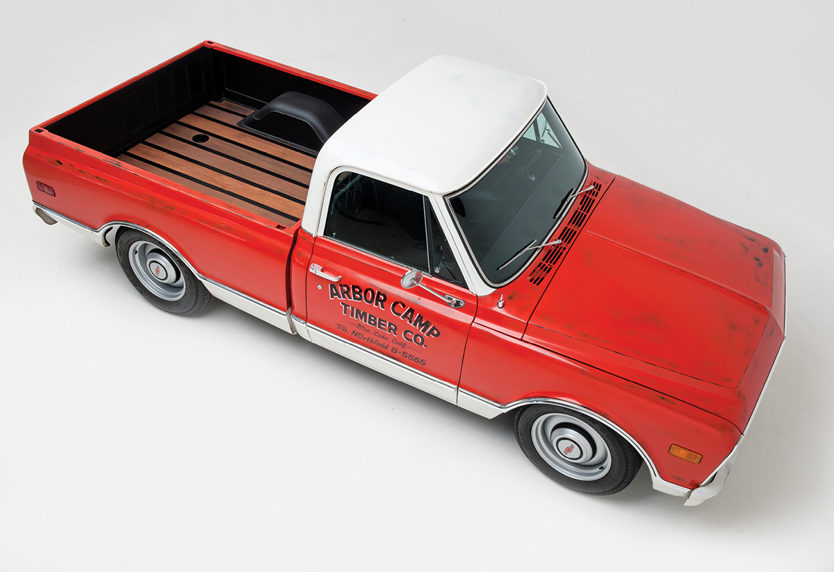 Front overhead 3/4 view of C10