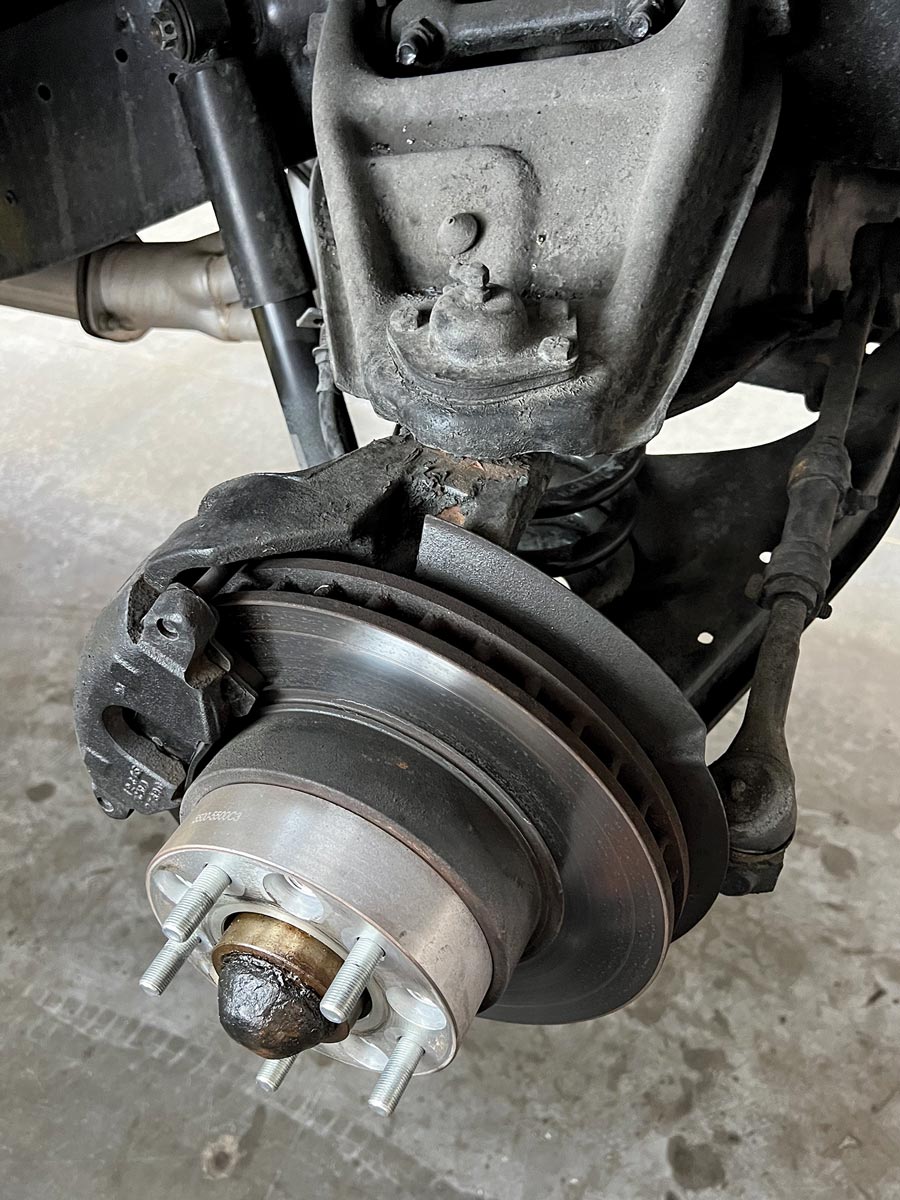 close view of an axle shaft end