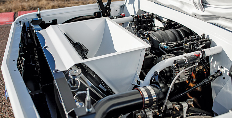 engine of '72 Chevy C10