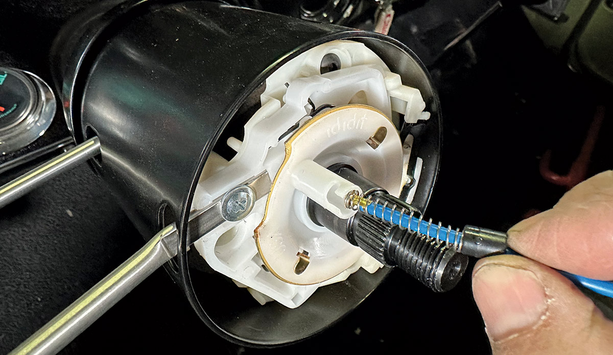 Installing turn signal cam in a 1967-1972 Chevrolet C10
