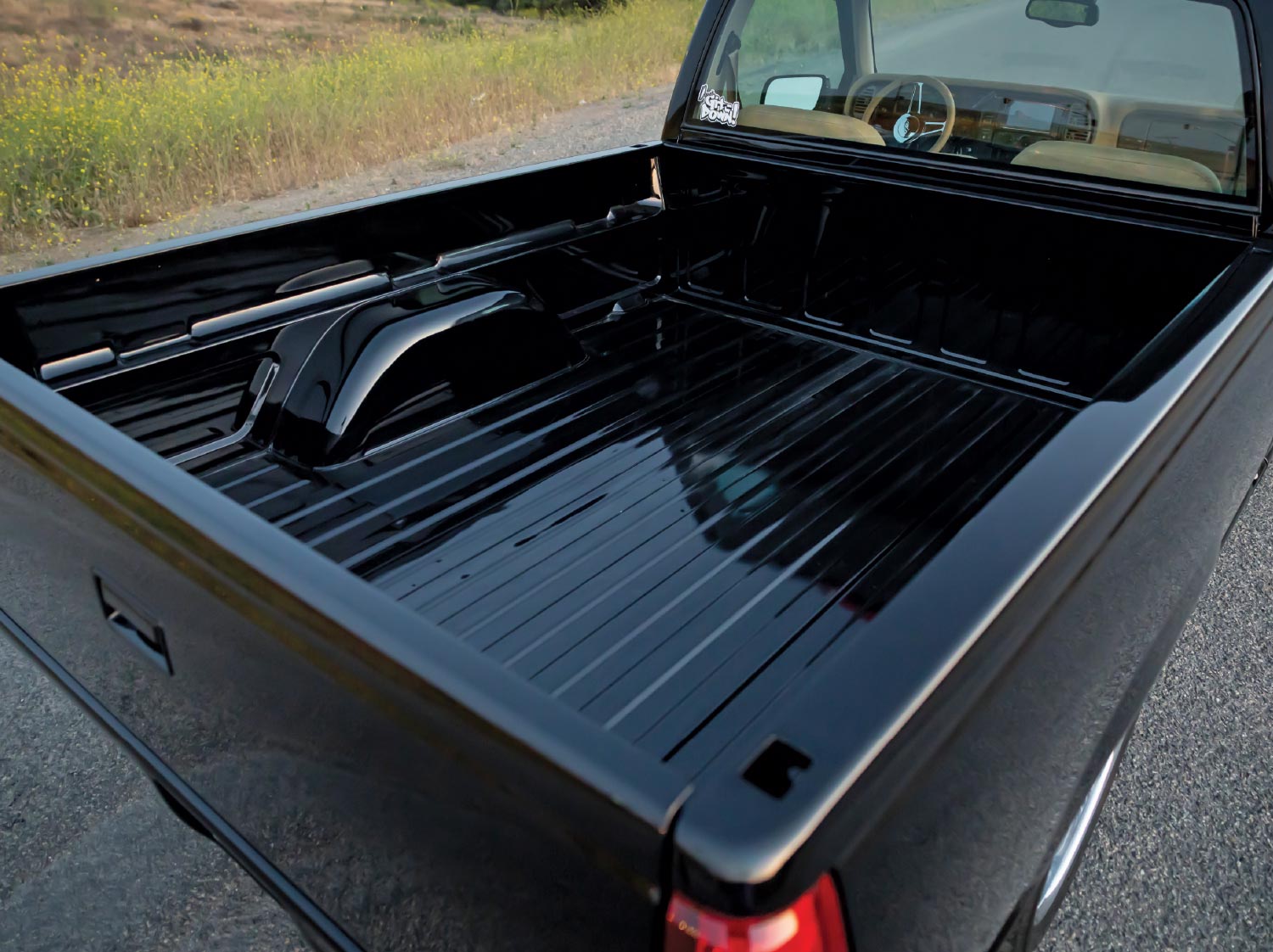 1996 gmc obs bed tubbed and painted gloss black with mini notch clearance