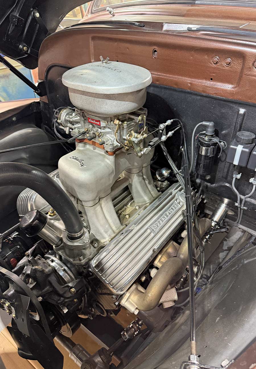 Edelbrock vrs415 final torque carb studs tightening install vintage engine bay