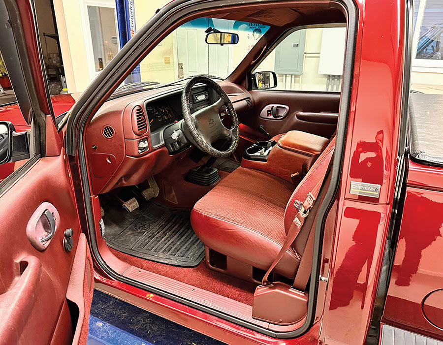 Interior view of the Cheyenne trim level Chevrolet pickup.