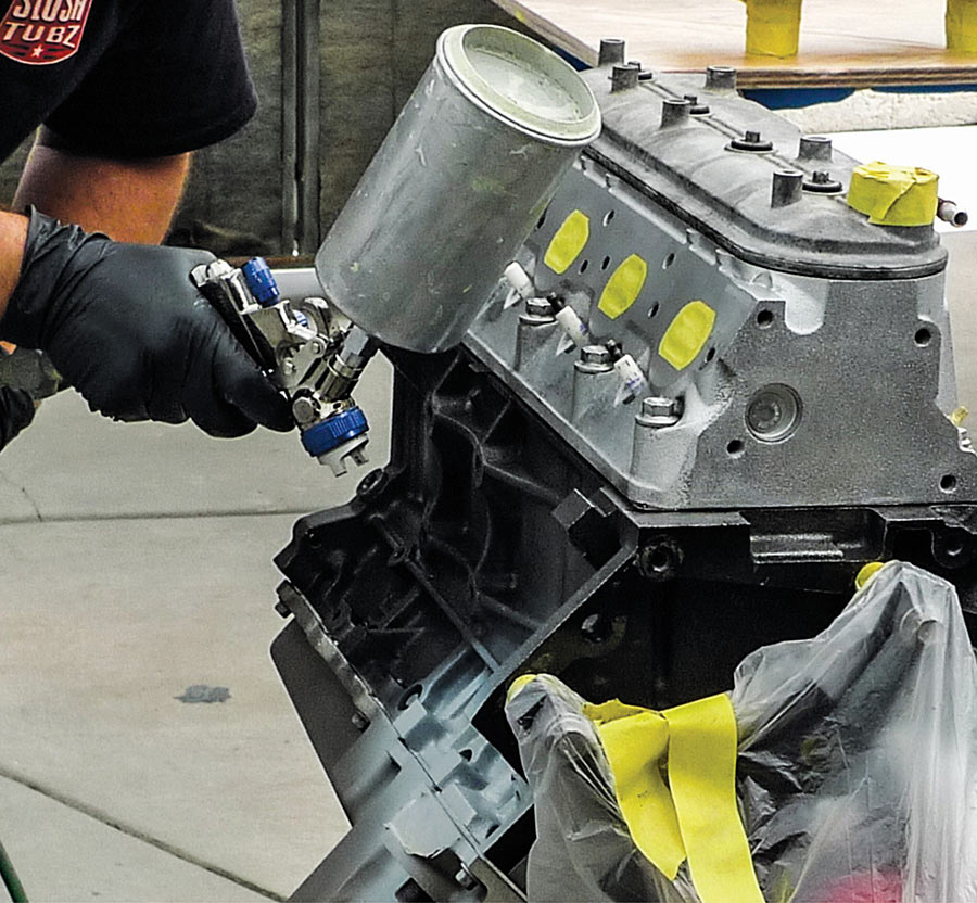 Detailed spraying of engine nooks and crannies