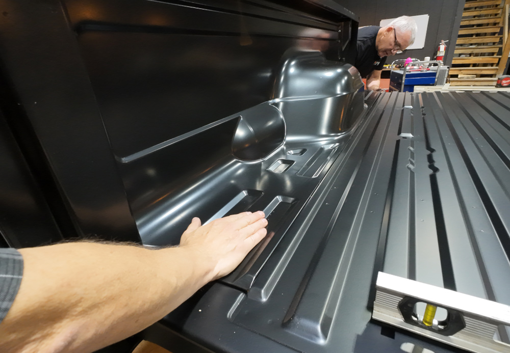 1978 Chevrolet C10 dentside long bed inner wheel tub and bed floor detail