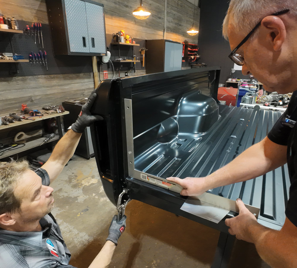 1978 Chevrolet C10 long bed tailgate gap measurement, factory bed width check