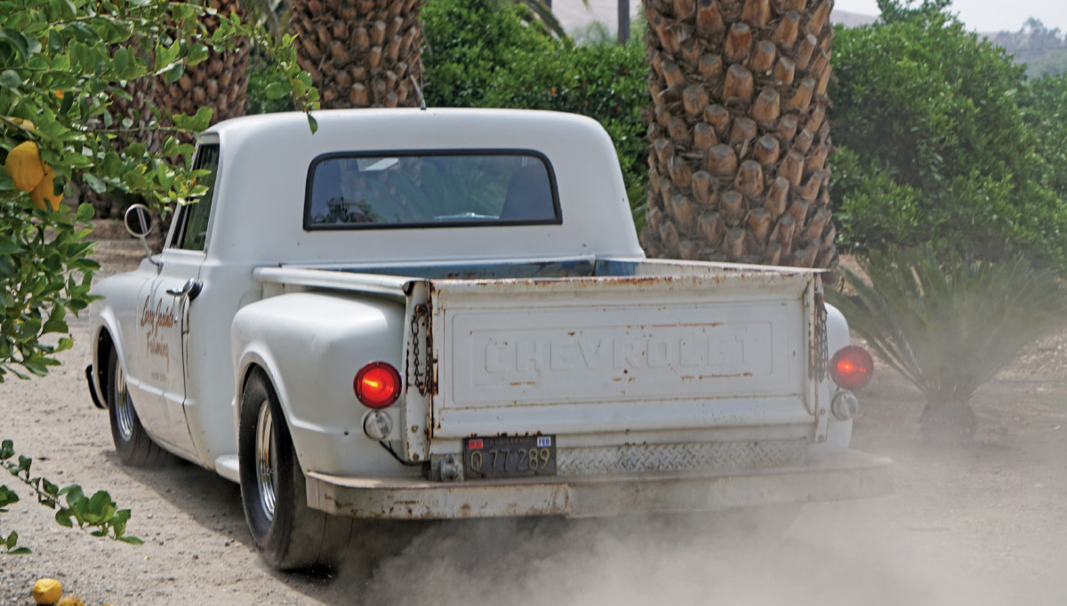 Jacinto 1967 C10 rearview driving