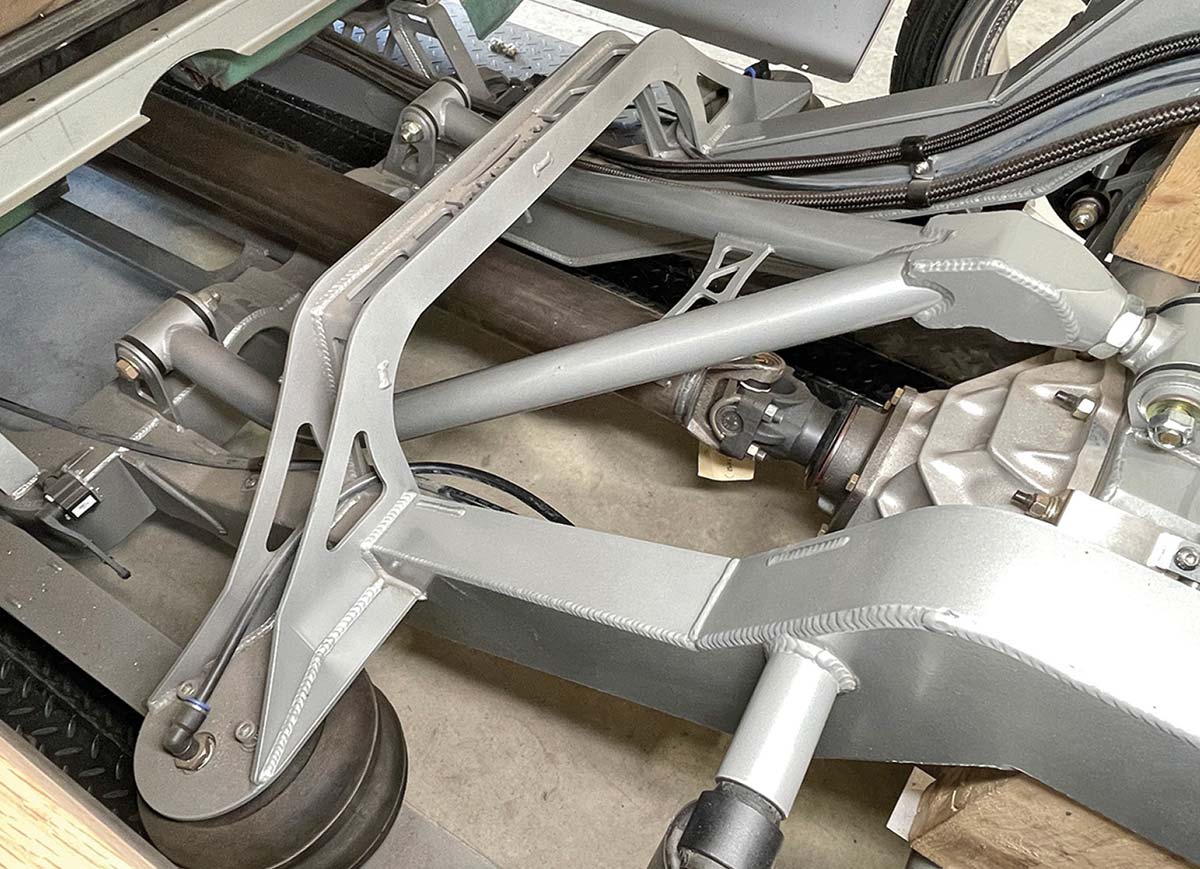 Rear suspension three-link and fabricated rear axle housing