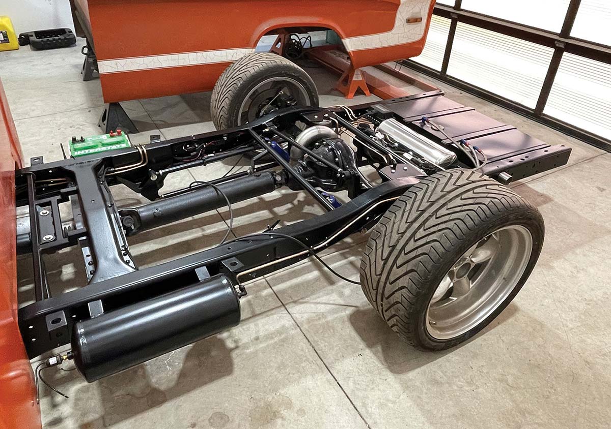 Powdercoated chassis with air ride and driveline components