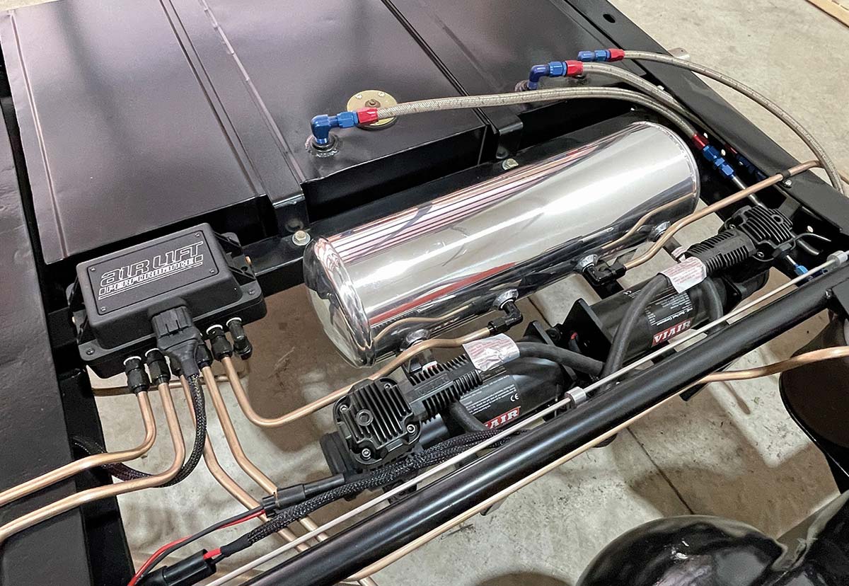 Polished air tank and dual Viair compressors